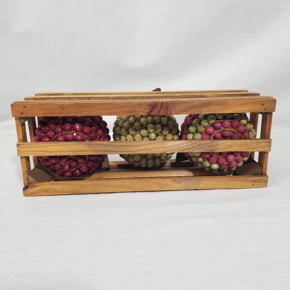 Three wooden apples in wood case (Farmhouse) - Picture 4 of 8